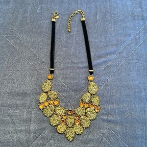 NWOT Joan Rivers Bib necklace.
